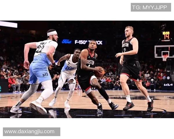 2004年NBA经典对决火箭队与老鹰队精彩录像回顾与分析 2004年NBA经典对决火箭队与老鹰队精彩录像回顾与分析